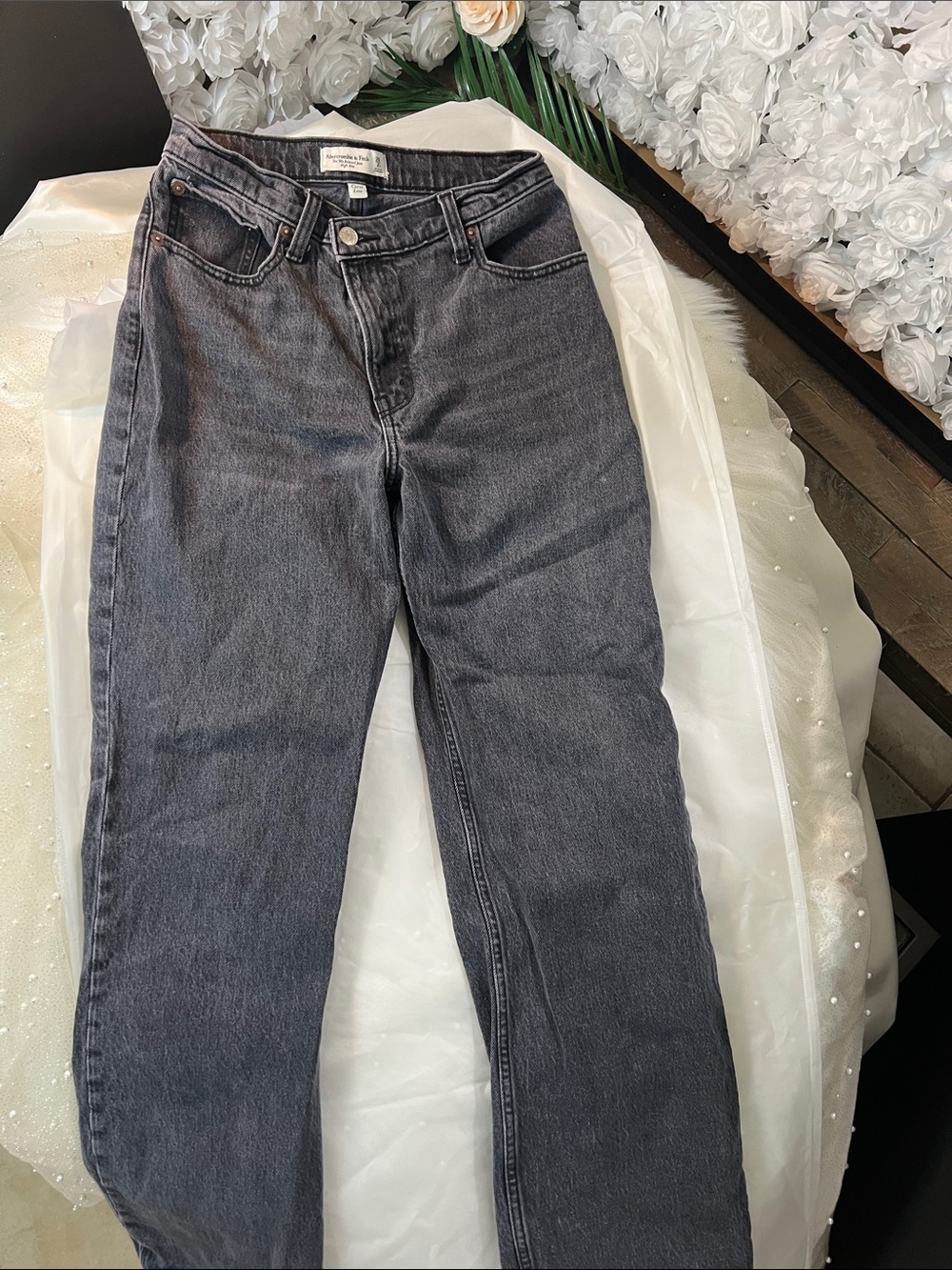 Abercrombie & Fitch Straight-Leg Jeans in Charcoal Black.  Curve love